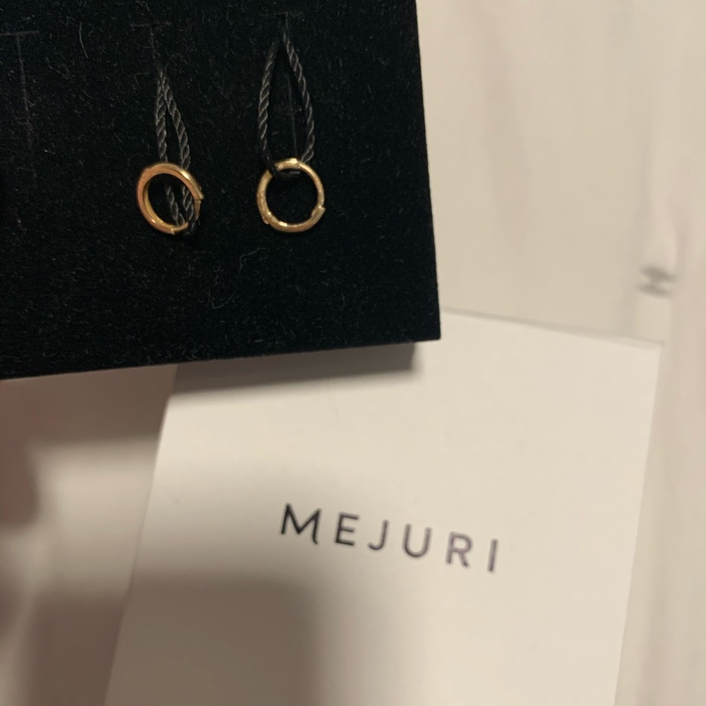 mejuri mini hoops